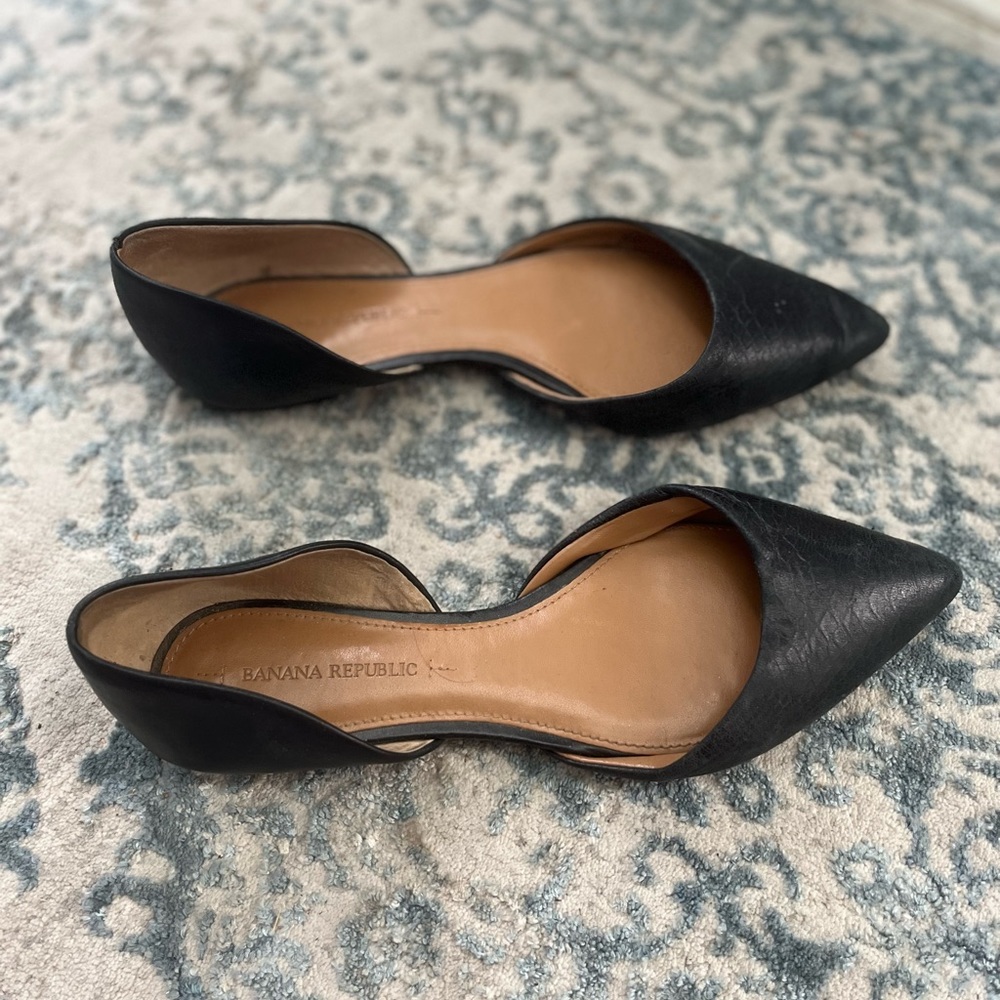 Versatile Banana Republic flats!